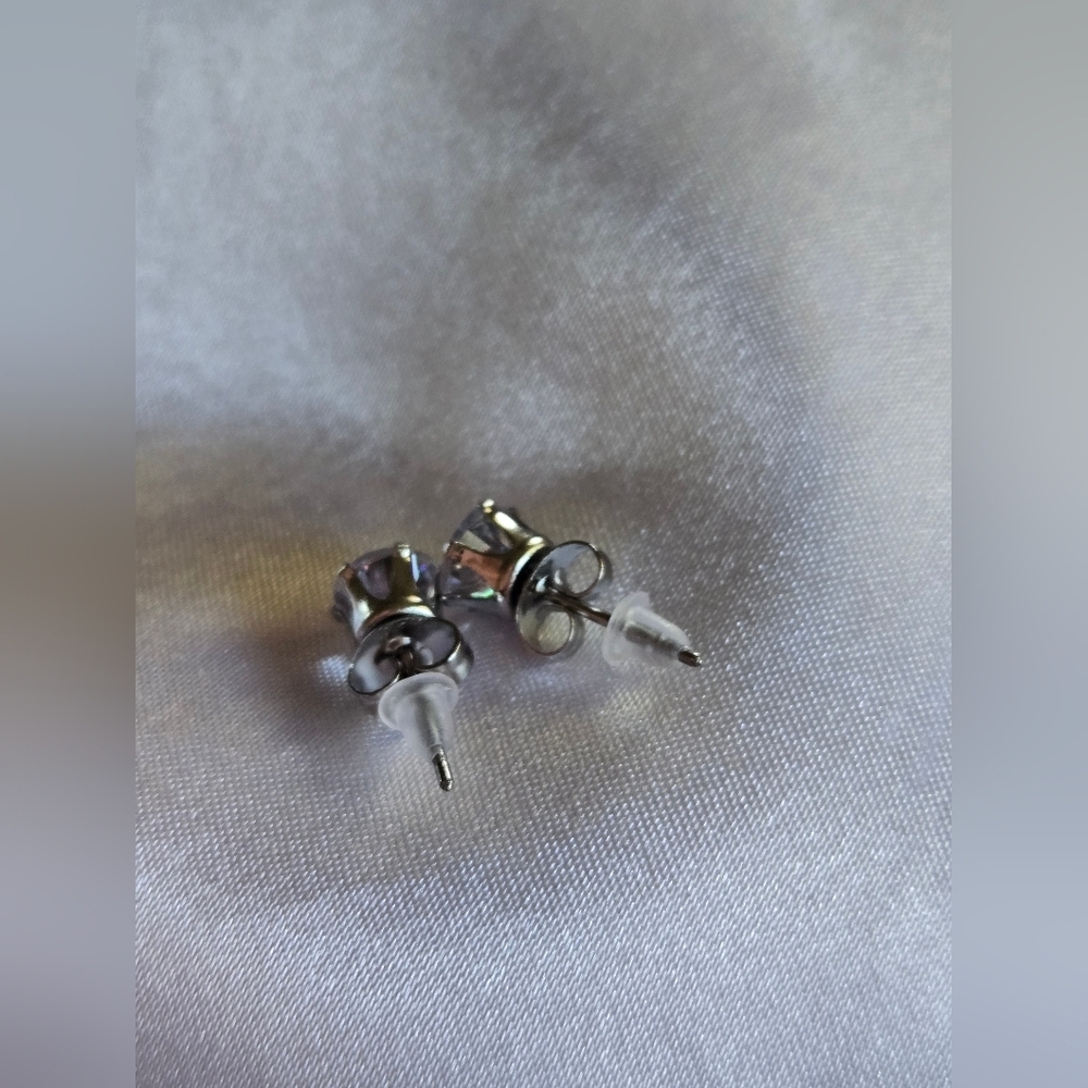 Silver Crystal Stud Earrings NWOT - Picture 3 of 5